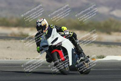 media/Oct-30-2025-Racers Edge (Thu) [[dabbdaf680]]/3-B Group/Session 2 (Turn 14)/